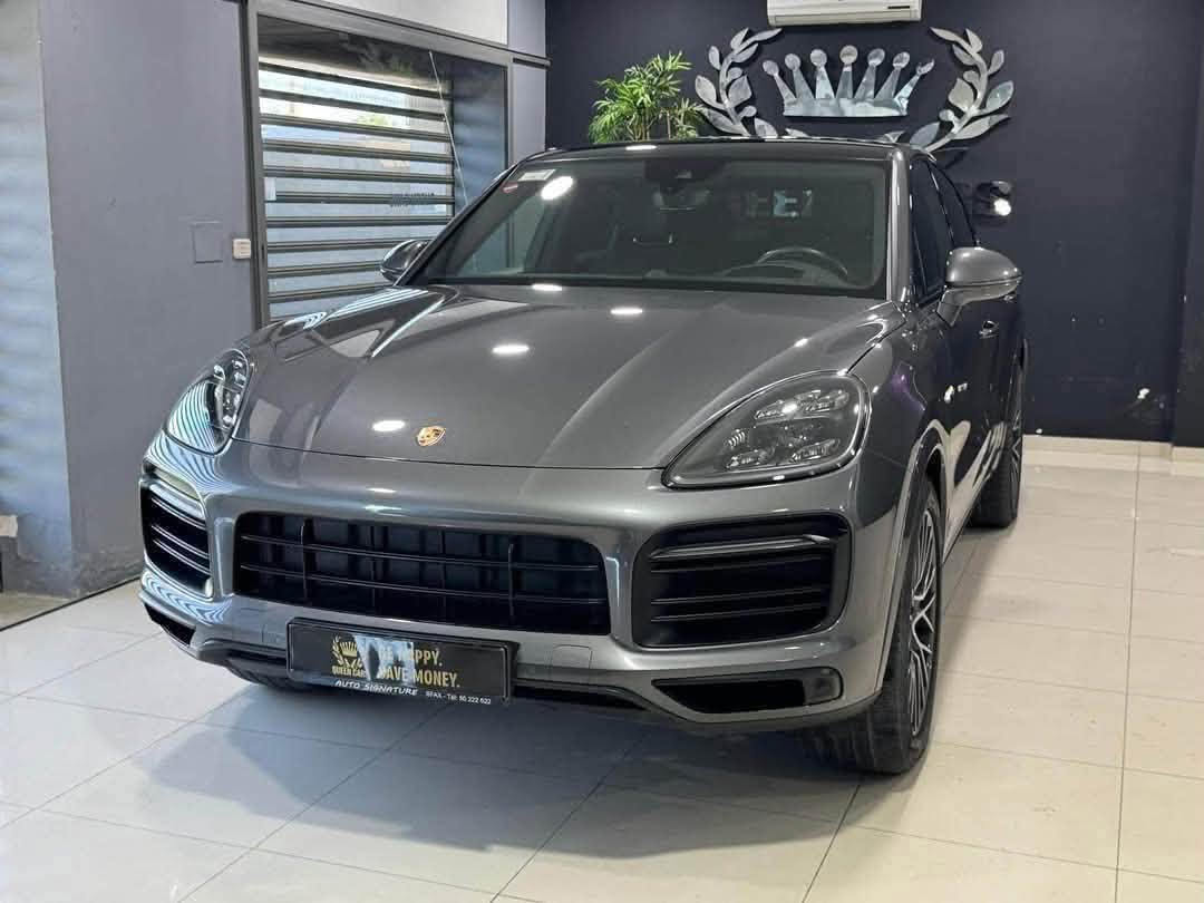 Porsche Cayenne Hybrid 3.0L V6 – 2020