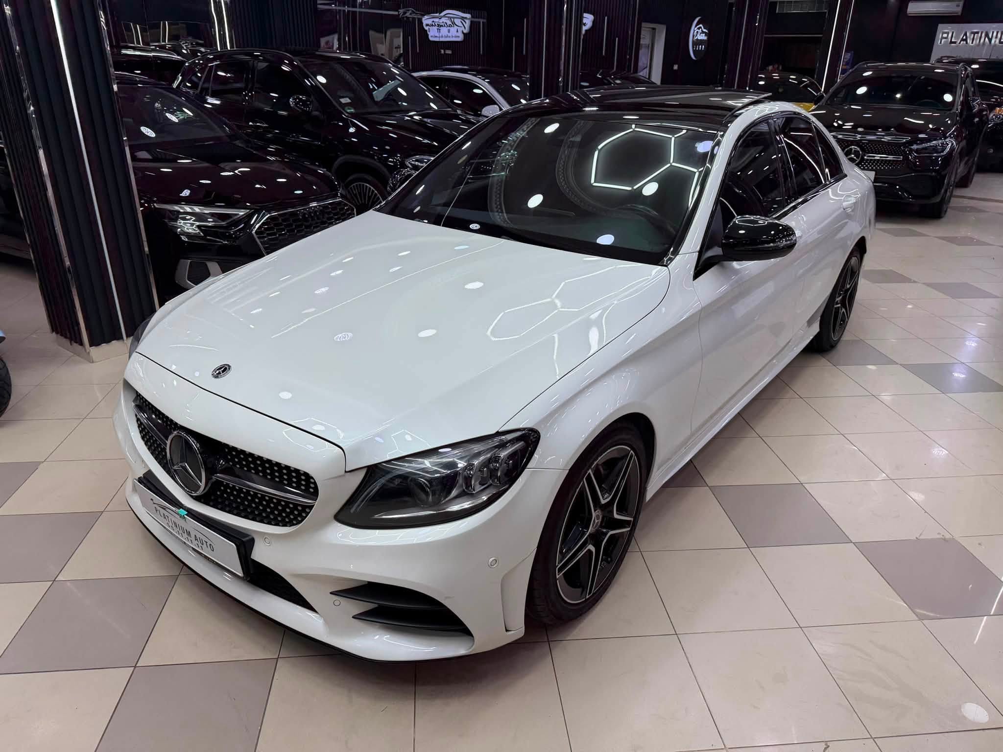 Mercedes-Benz C200 hybride Kit AMG Pack Night