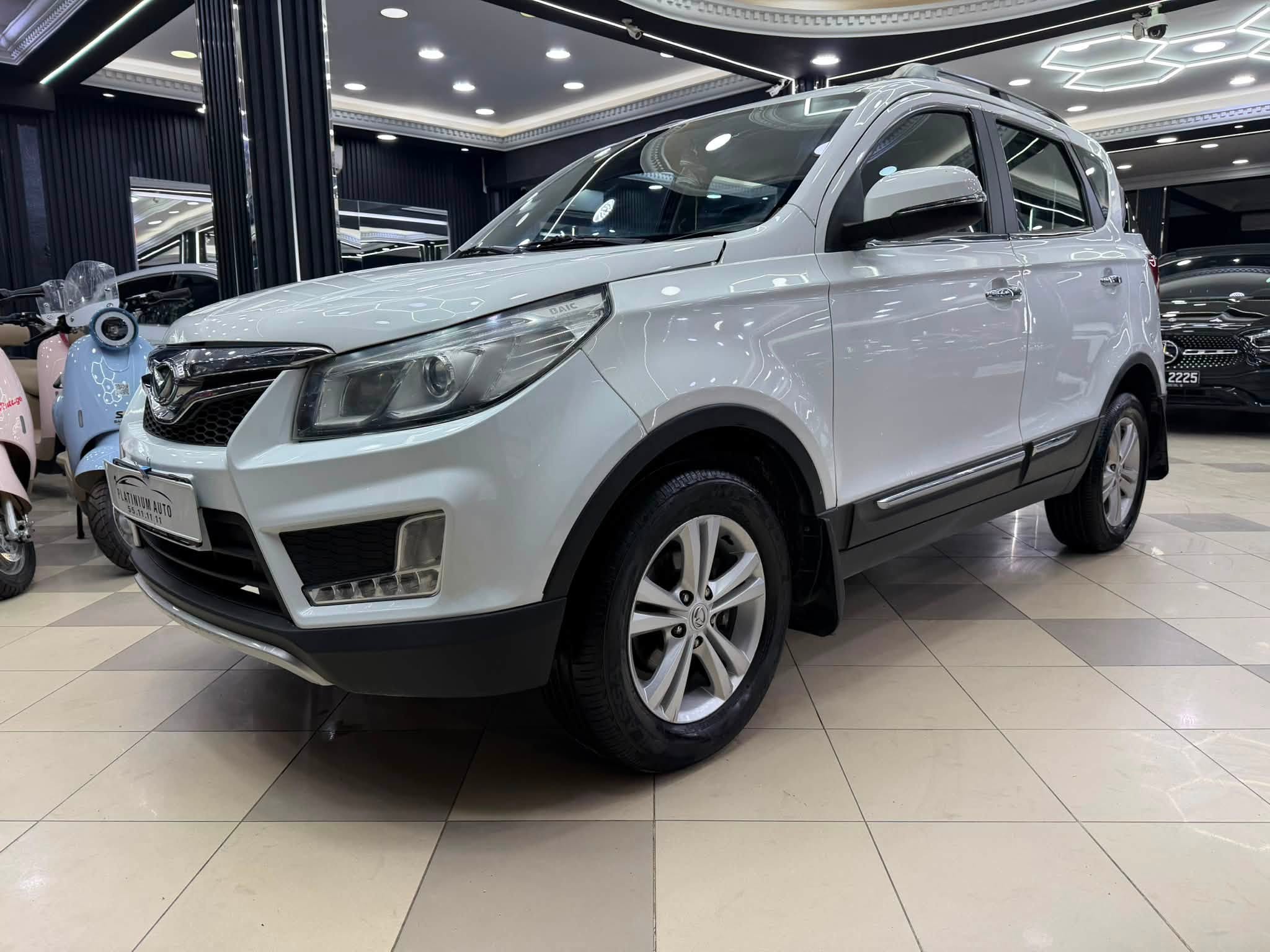 BAIC S2